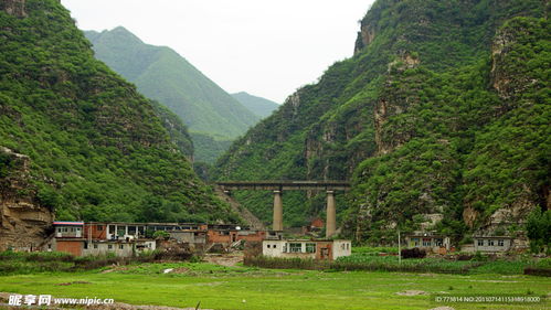 河北野三坡大山房屋摄影图