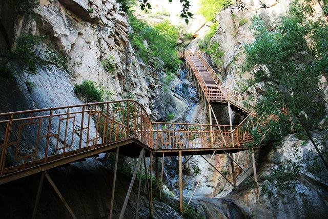 河北保定野三坡景区，AAAAA级风景区，位于中国北方两大山脉